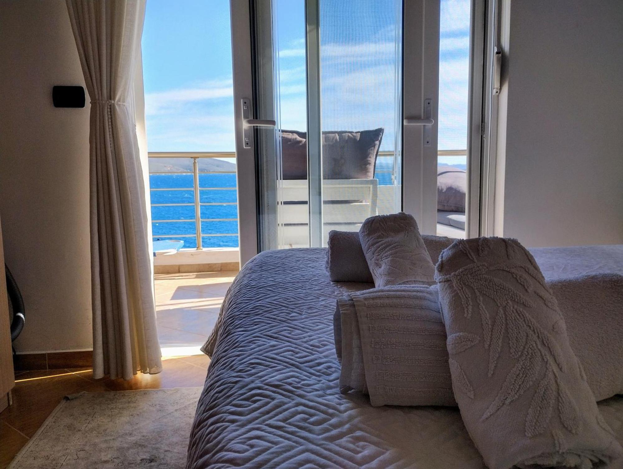 Alpha Seaside Apartment Саранда Екстер'єр фото