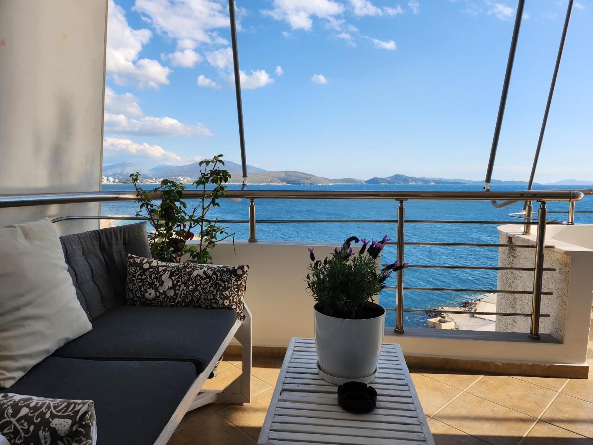 Alpha Seaside Apartment Саранда Екстер'єр фото