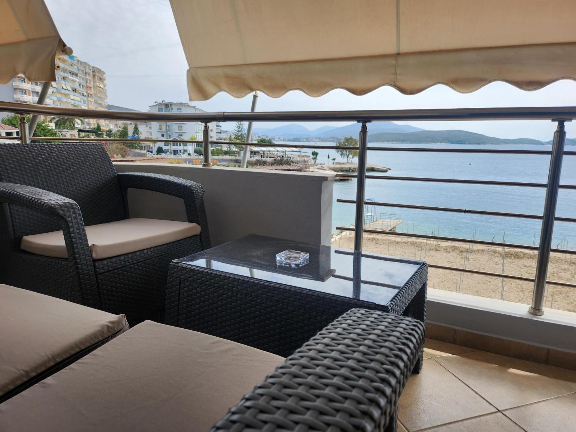 Alpha Seaside Apartment Саранда Екстер'єр фото