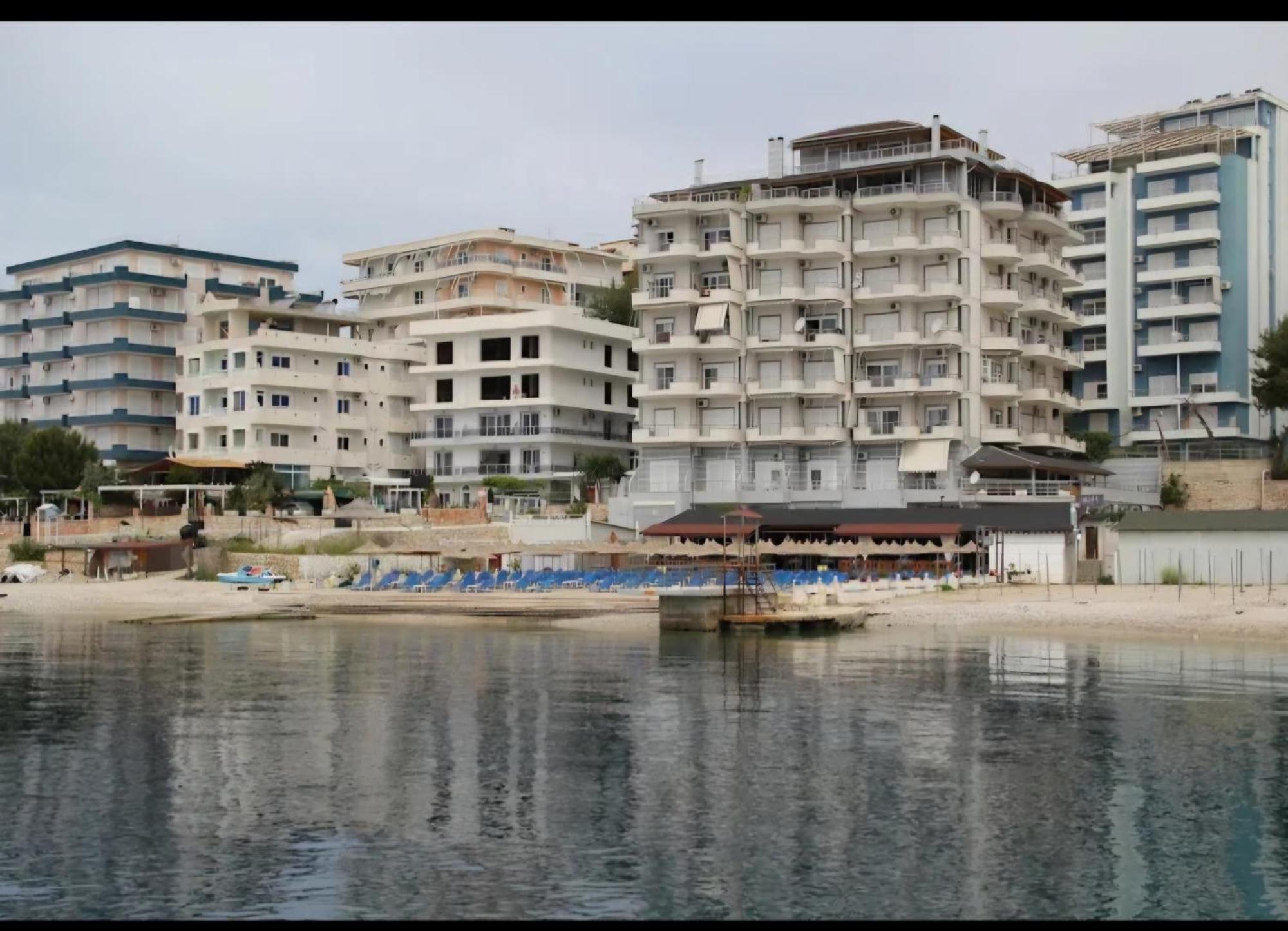 Alpha Seaside Apartment Саранда Екстер'єр фото